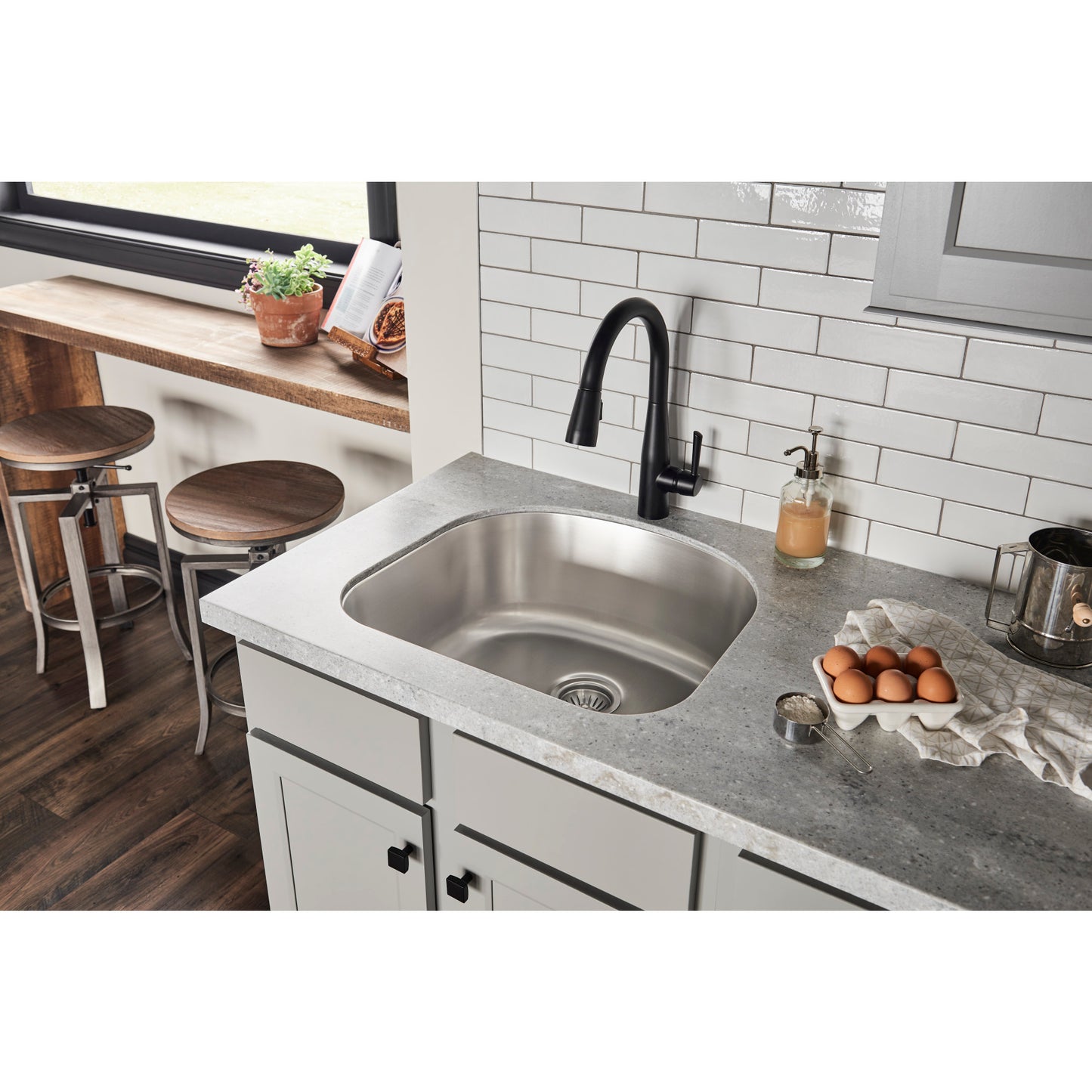 JEFFREY ALEXANDER 845-192MB Dominique 192 mm Center-to-Center Bar Pull - Matte Black