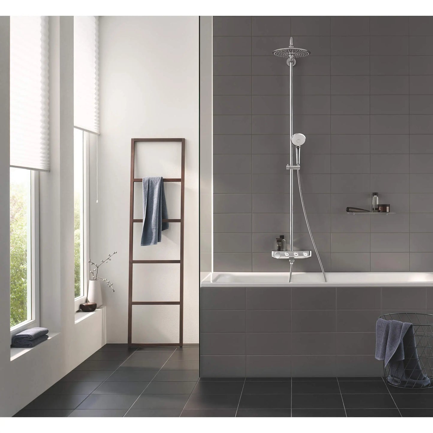 GROHE 26512000 Euphoria Thermostatic Tub/Shower System - Chrome