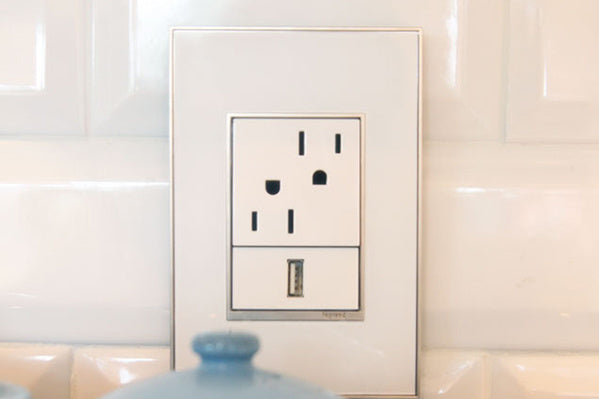 LEGRAND ARUSBW4 ADORN USB Outlet - Half-Size, White