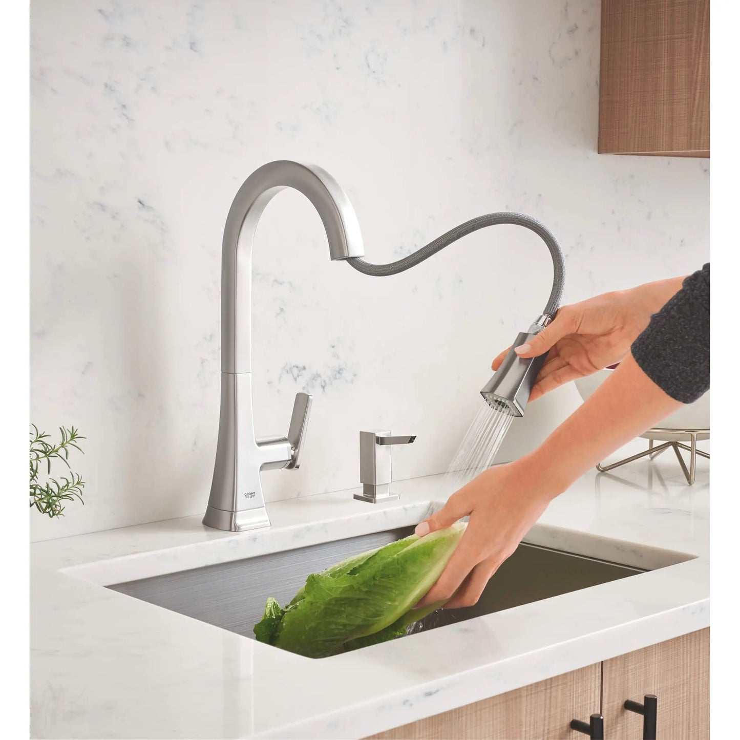 GROHE 30365DC0 Carre Single-Handle Pull Down Kitchen Faucet Dual Spray 1.75 GPM - Supersteel
