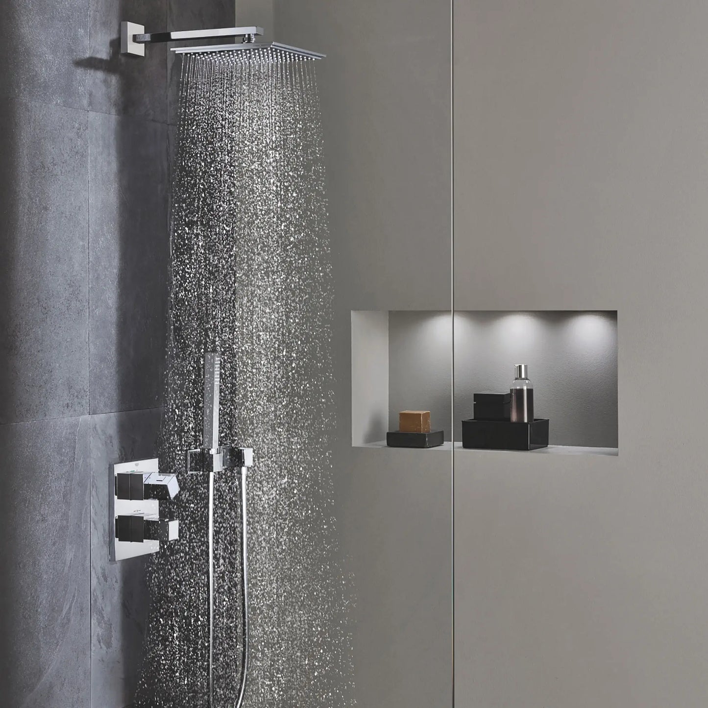 GROHE 27705000 Euphoria Shower Head - 1 Spray, 2.5 gpm - Chrome