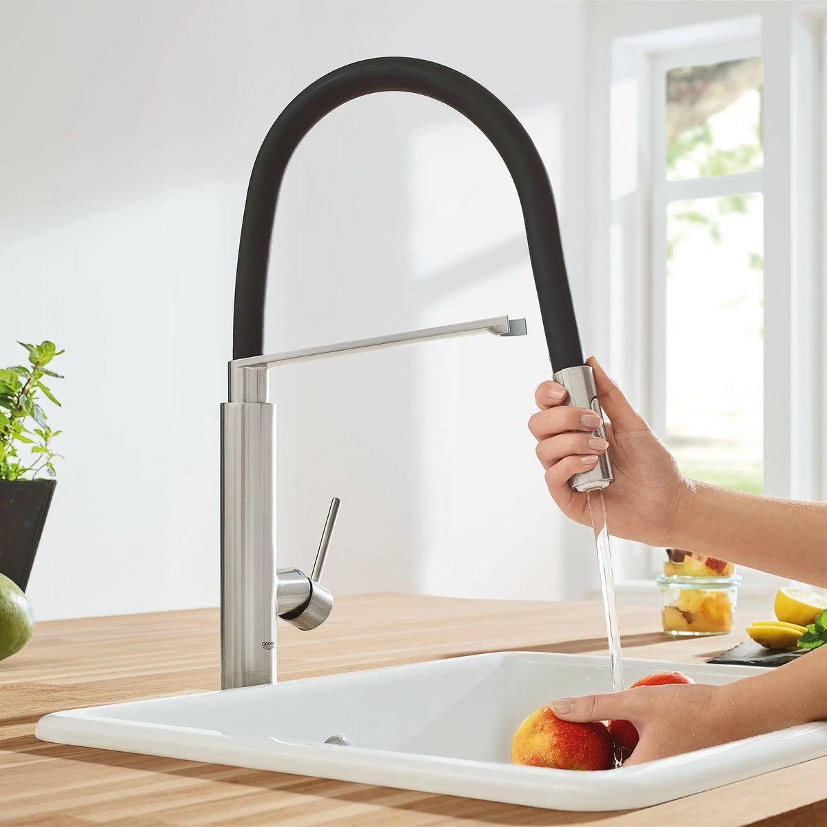 GROHE 31492DC0 Concetto Single-Handle Semi-Pro Dual Spray Kitchen Faucet 1.75 GPM - Supersteel