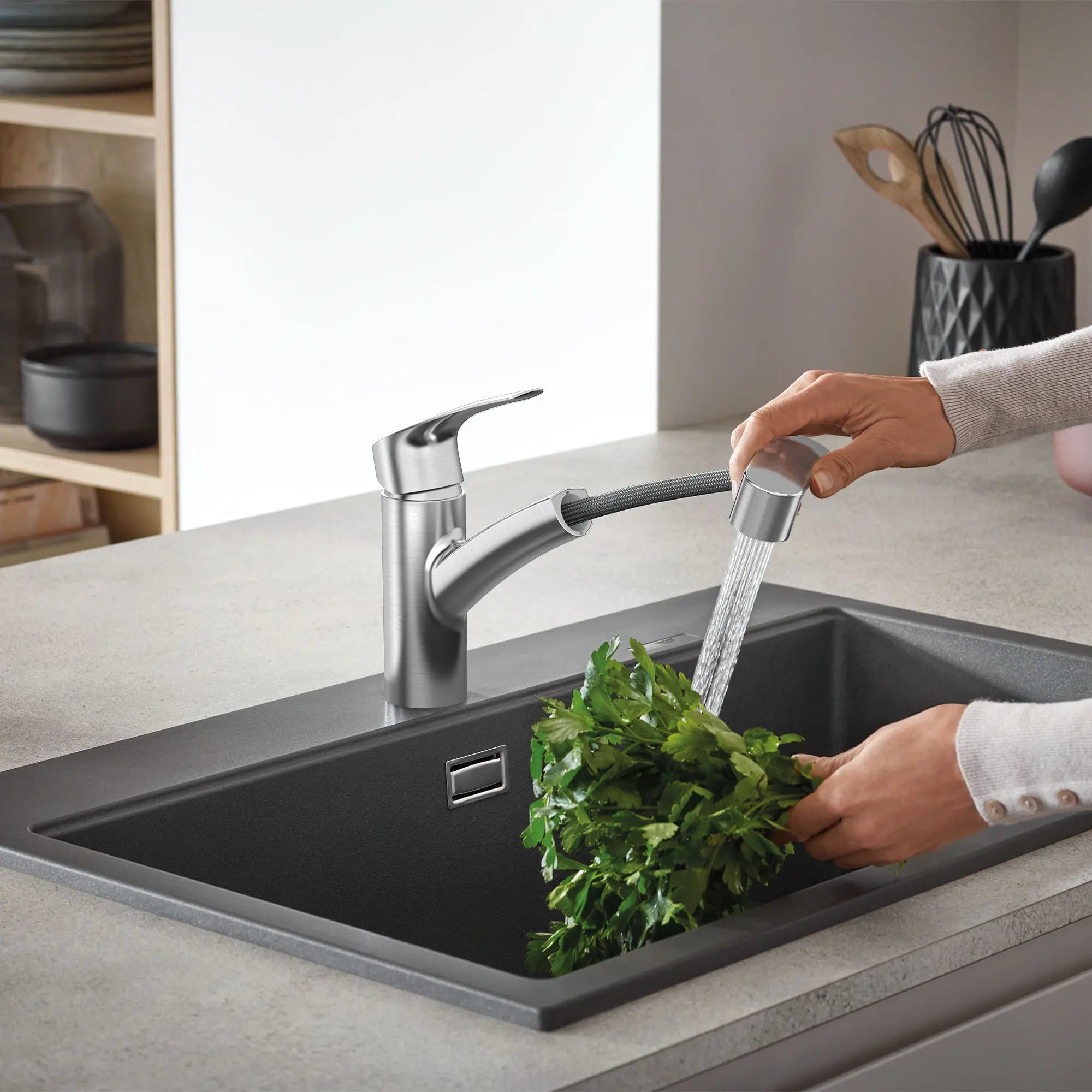 GROHE 30306DC1 Eurosmart Single-Handle Dual Spray Pull-Out Kitchen Faucet 1.75 gpm - Supersteel