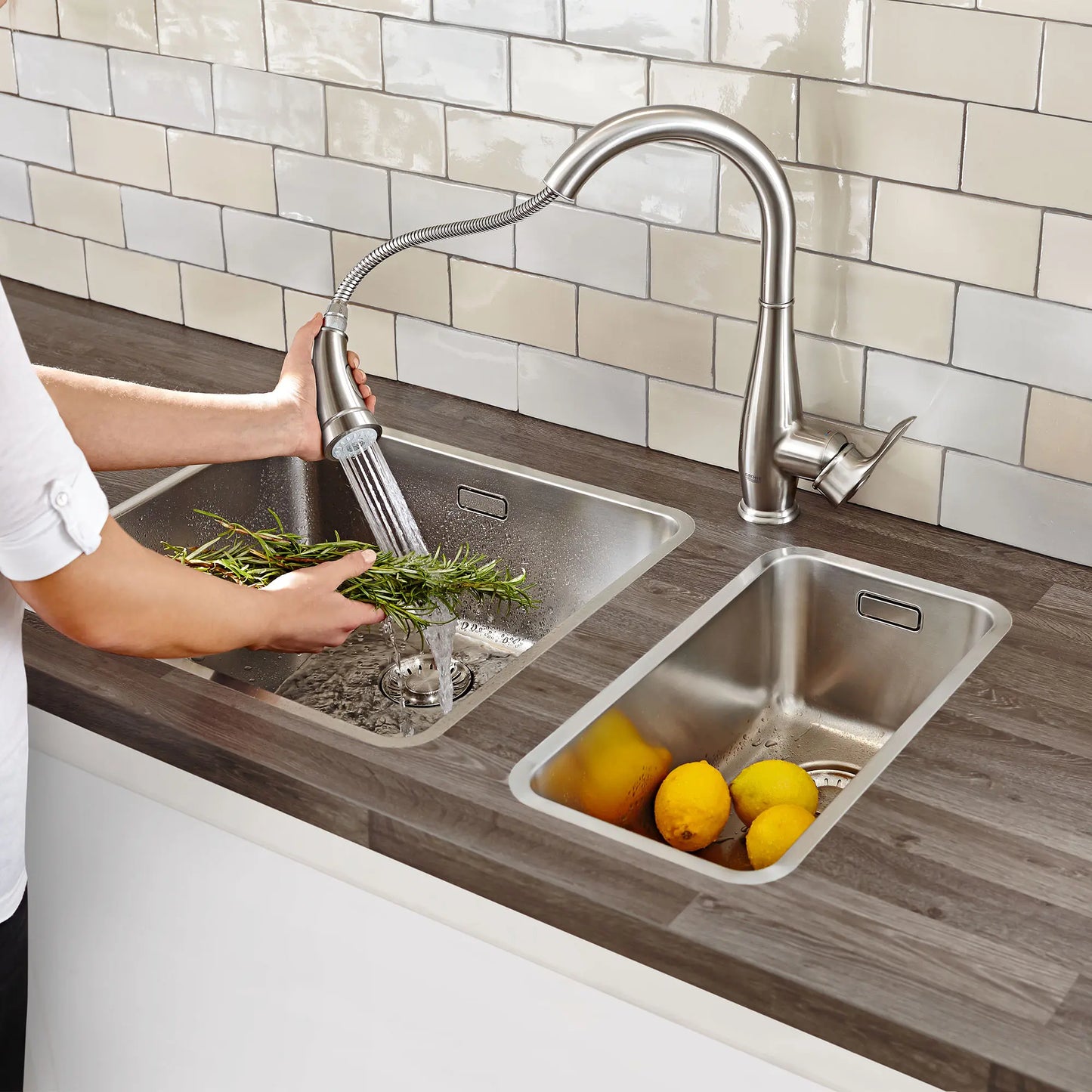 GROHE 30213DC1 Parkfield Single-Handle Pull Down Kitchen Faucet Dual Spray 1.75 GPM - Supersteel