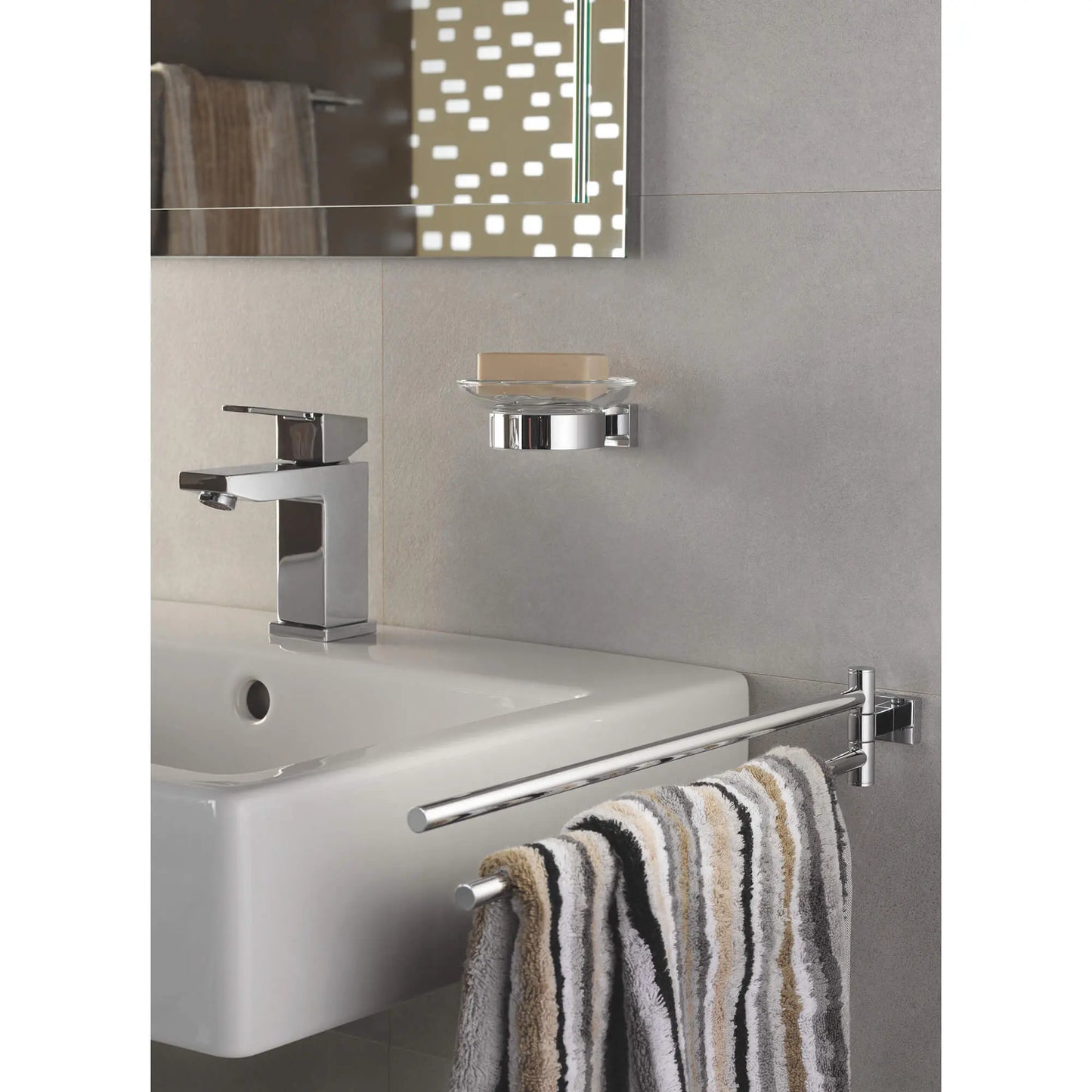 GROHE 40624001 Essentials Cube 18" Double Towel Bar - Chrome