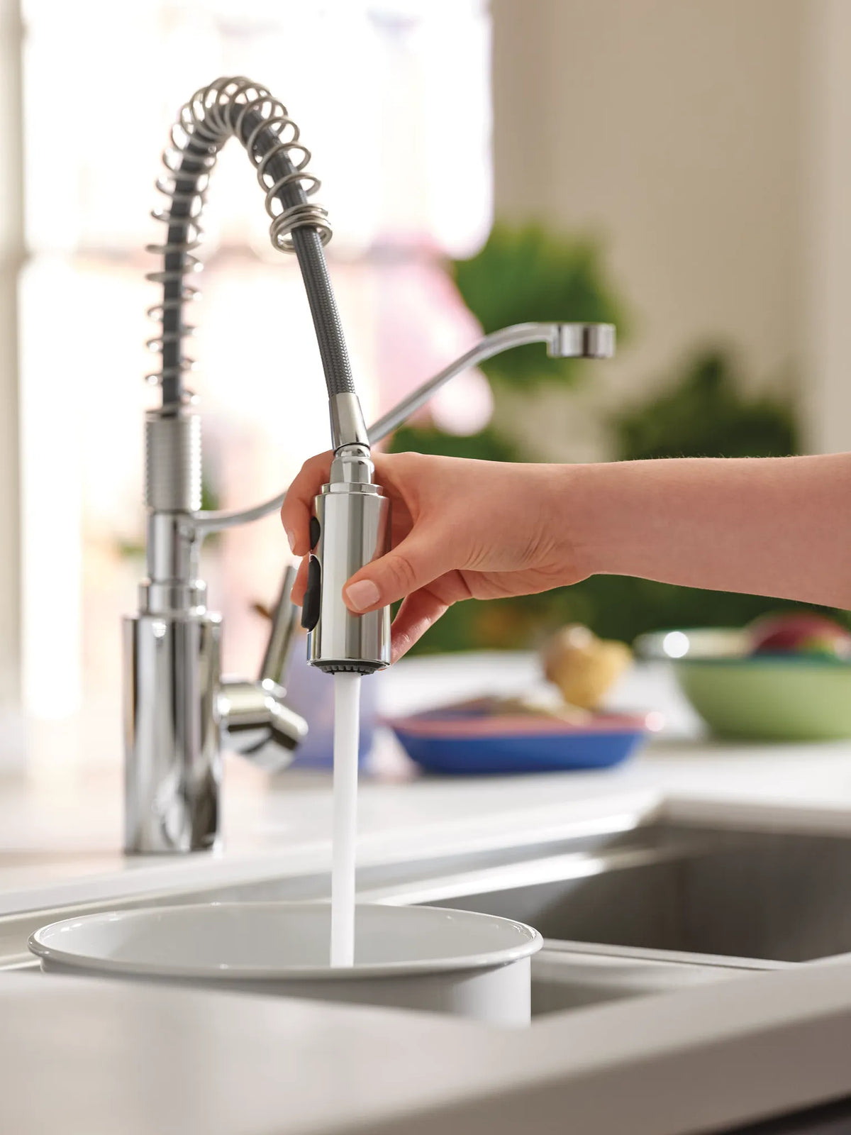 MOEN 5926 Genta Lx One-Handle Pre-Rinse Spring Pulldown Kitchen Faucet - Chrome