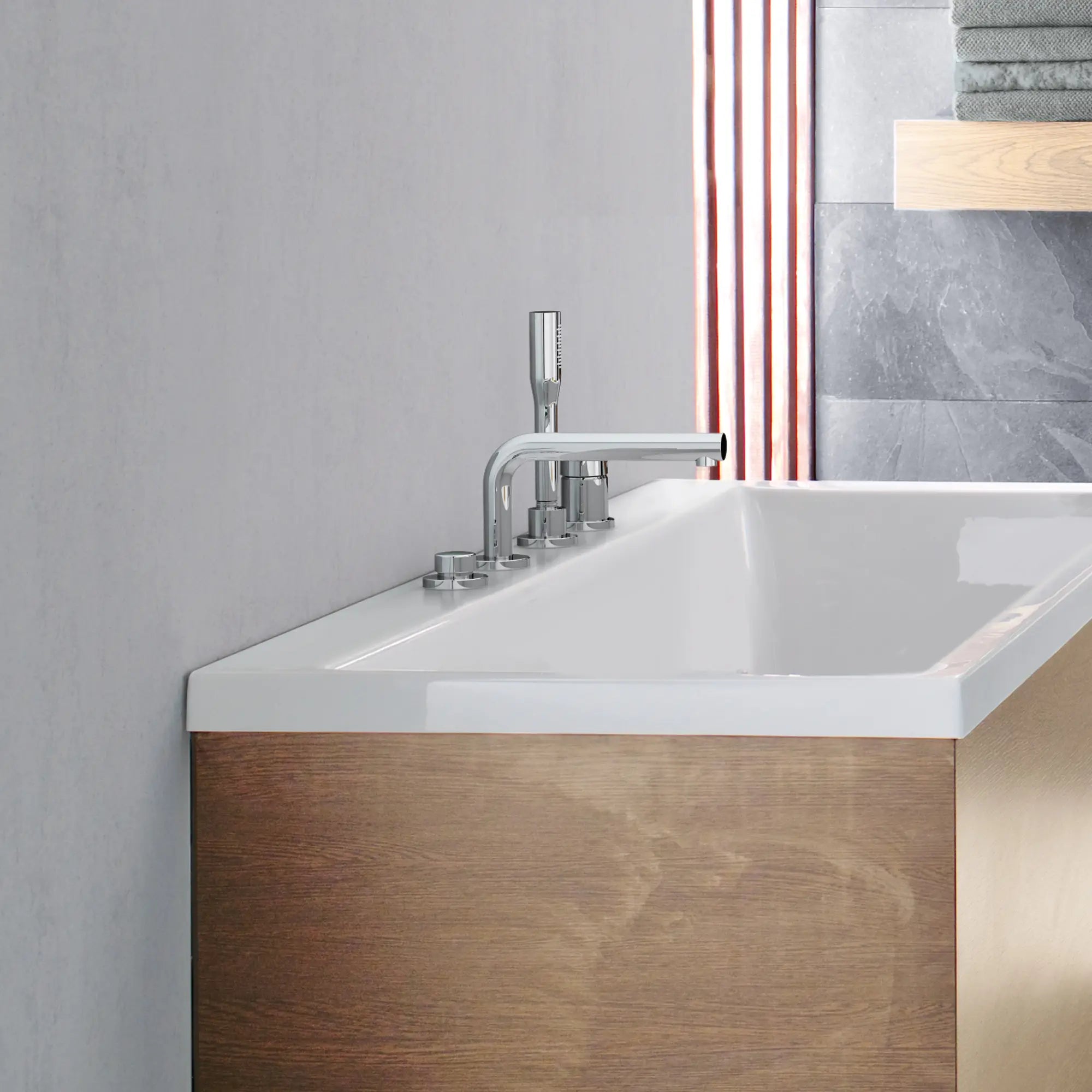 GROHE 19576002 Concetto 4-Hole Single-Handle Deck Mount Roman Tub Faucet with 1.75 GPM Hand Shower - Chrome