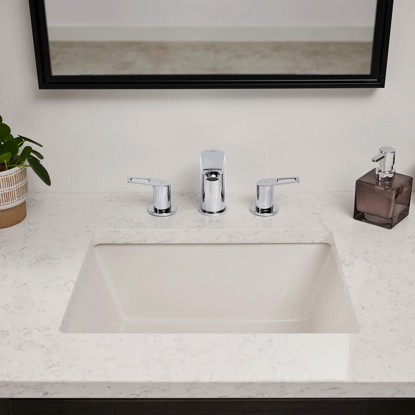 GROHE 20225001 Bauloop 8-Inch Widespread 2-Handle M-Size Bathroom Faucet, 1.2 GPM - Chrome