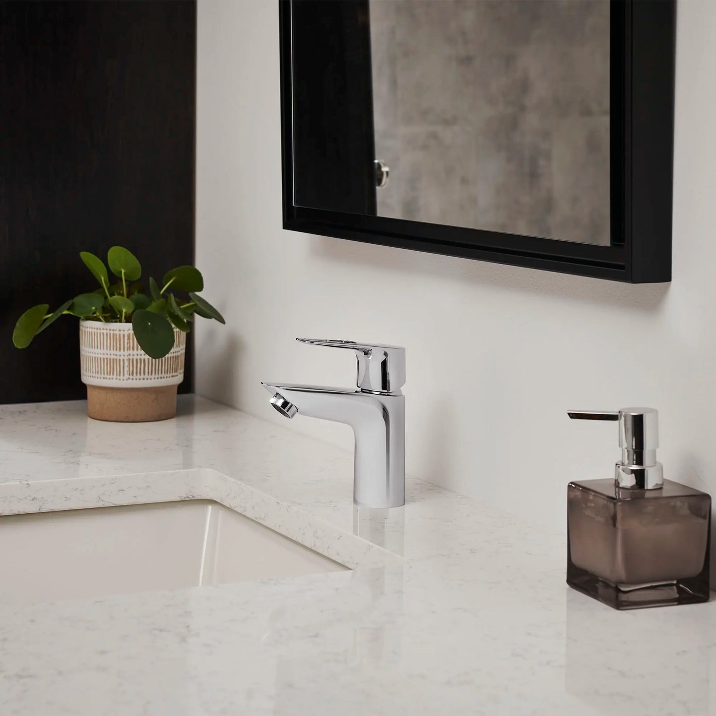 GROHE 23085001 Bauloop Single Hole Single-Handle S-Size Bathroom Faucet, 1.2 GPM Less Drain - Chrome