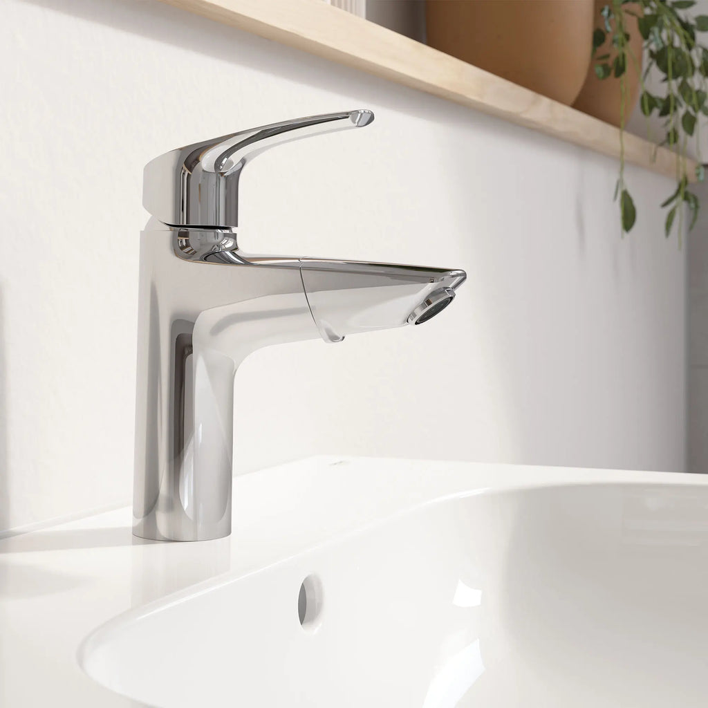 GROHE 23991003 Eurosmart Single Hole Single-Handle M-Size Bathroom Faucet, 1.2 GPM with Pull-Out - Chrome