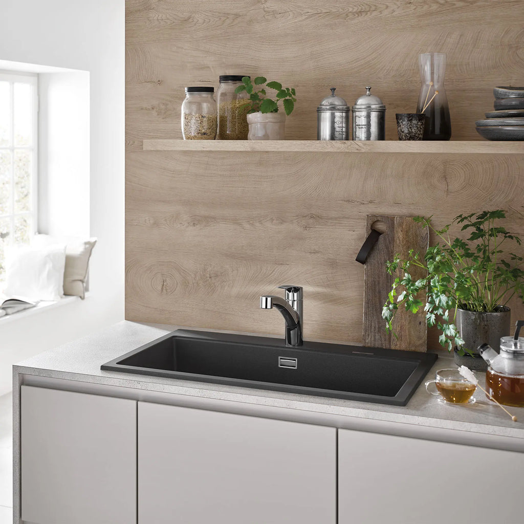 GROHE 30306001 Eurosmart Single-Handle Dual Spray Pull-Out Kitchen Faucet 1.75 gpm - Chrome