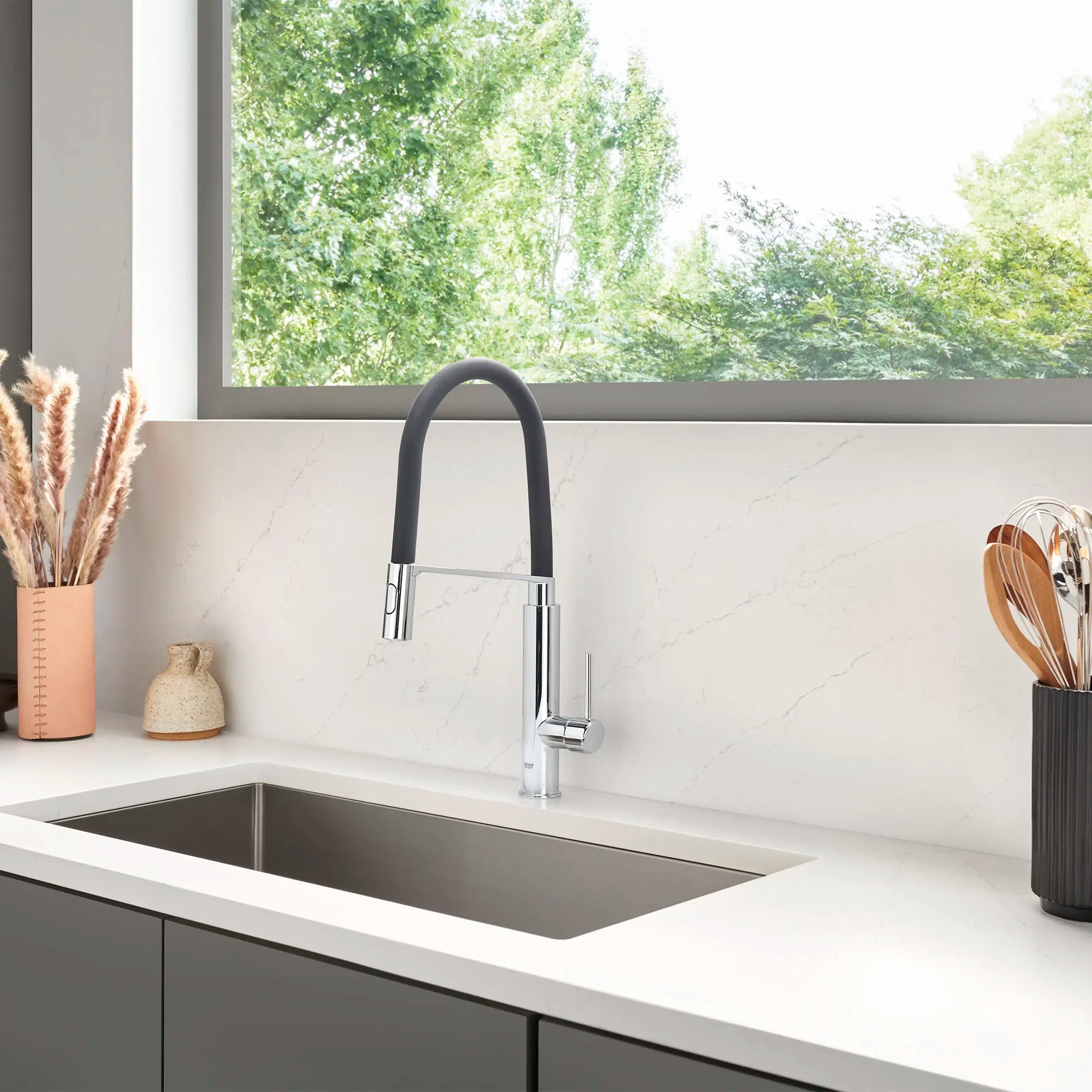 GROHE 31492000 Concetto Single-Handle Semi-Pro Dual Spray Kitchen Faucet 1.75 GPM - Chrome