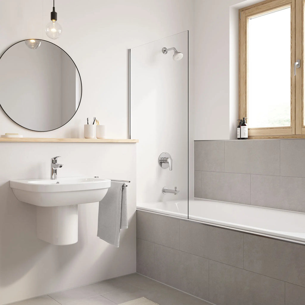 GROHE 32643003 Eurosmart Single Hole Single-Handle S-Size Bathroom Faucet, 1.2 GPM Less Drain - Chrome