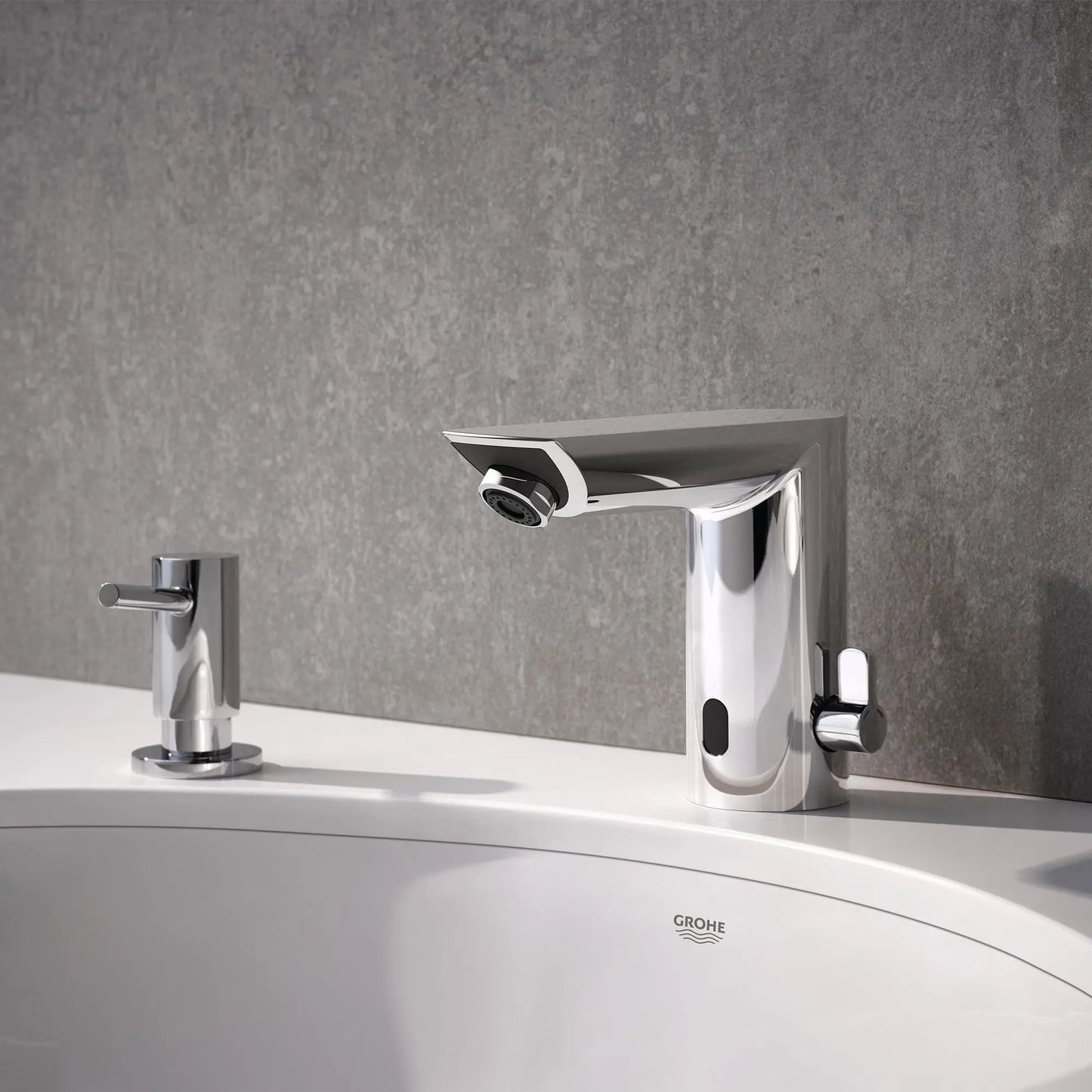 GROHE 36467000 Baucosmopolitan E Touchless Electronic Faucet with Temperature Control Lever, Battery-Powered - Chrome