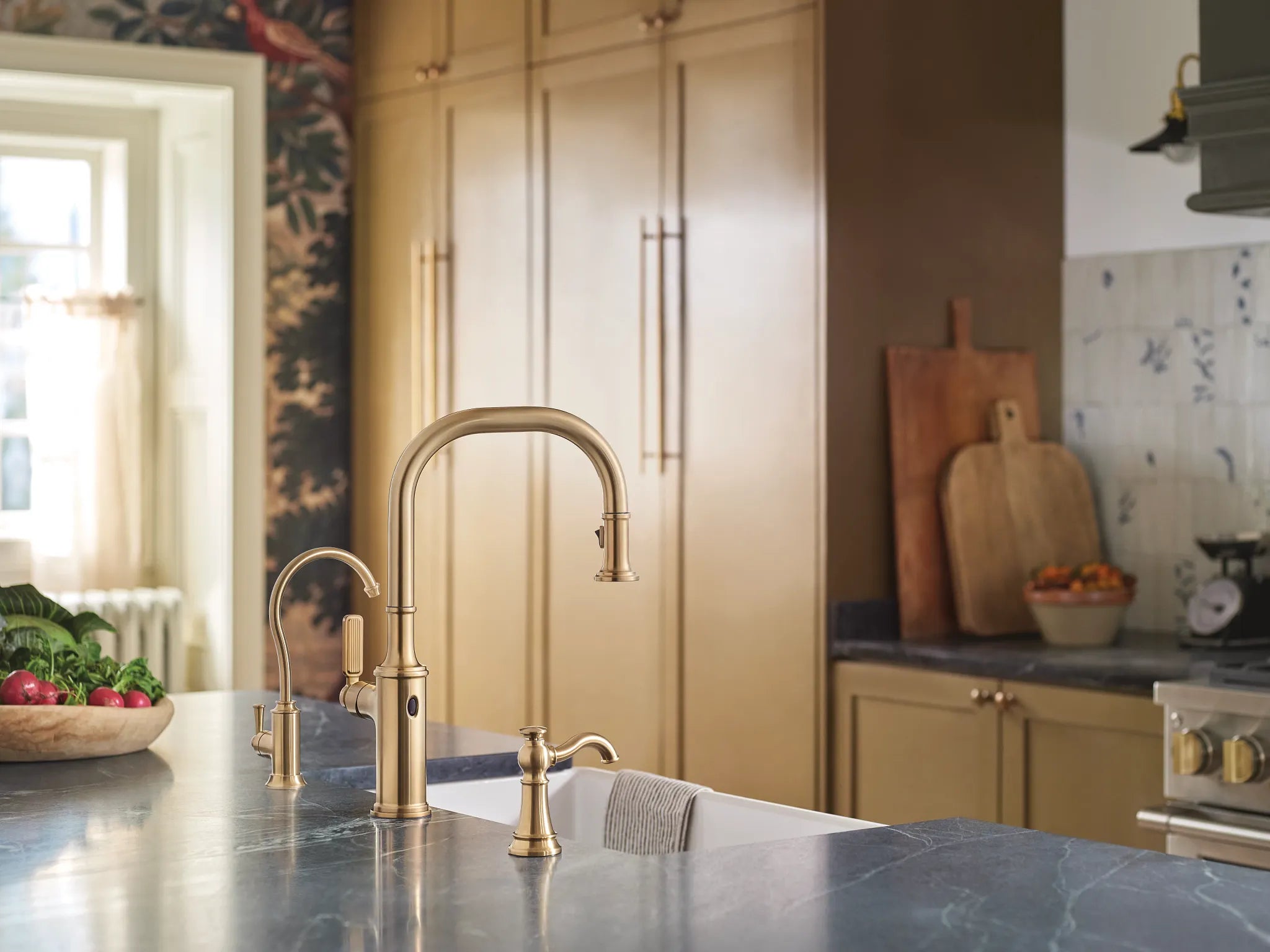 MOEN S3945BZG Premium Soap Dispenser Traditional Soap Dispenser - Bronzed Gold