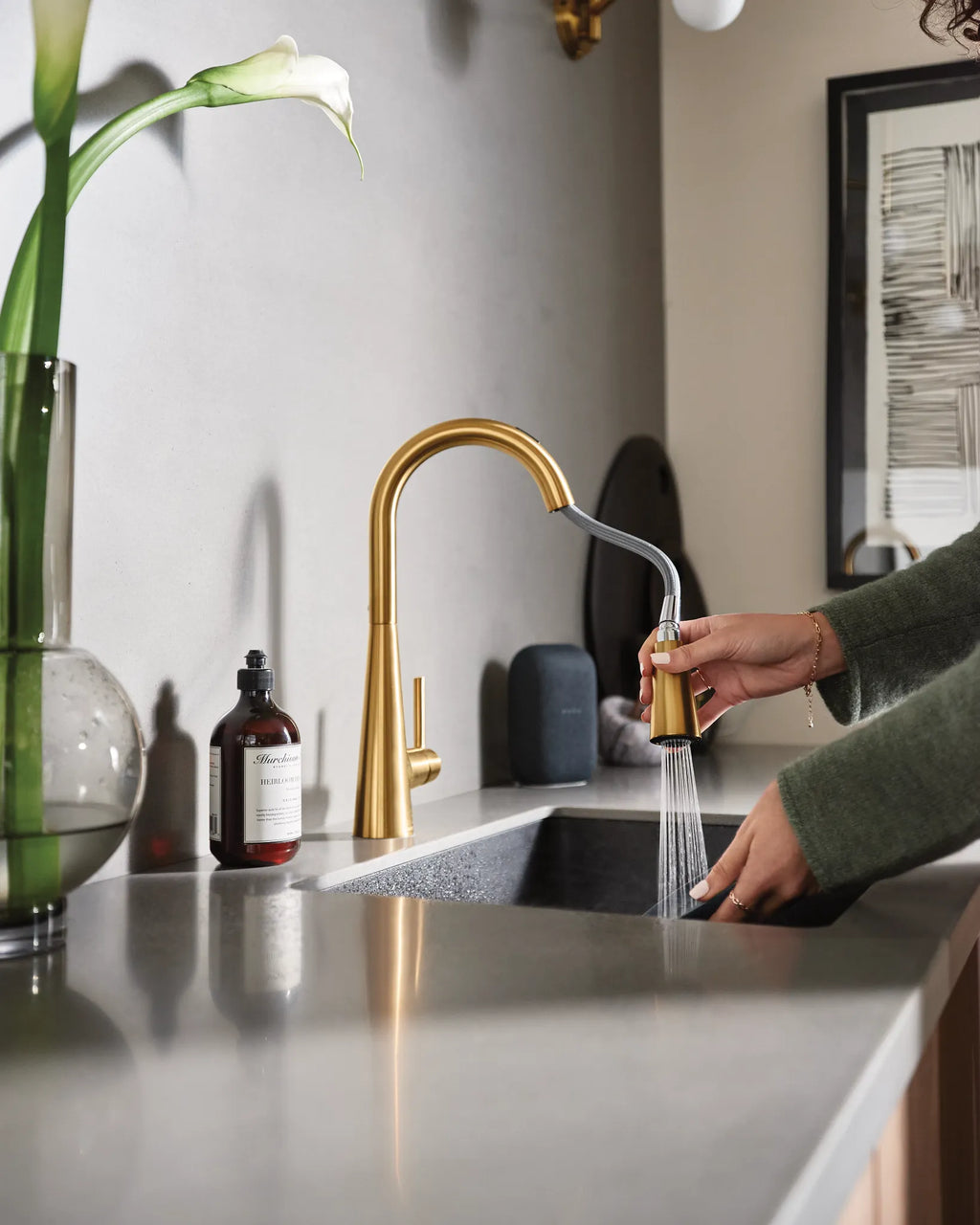 MOEN 7864EVBG Sleek Smart Pulldown Touchless Kitchen Faucet - Brushed Gold