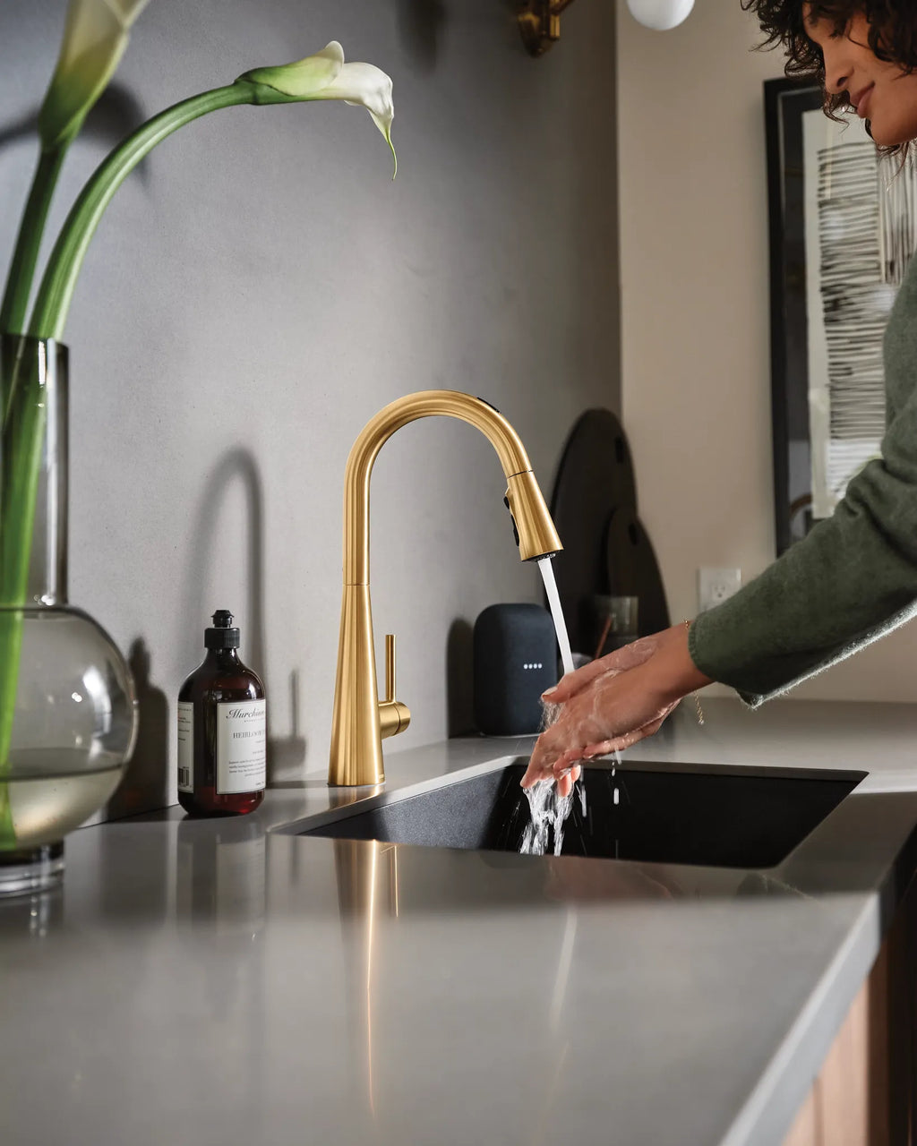 MOEN 7864EVBG Sleek Smart Pulldown Touchless Kitchen Faucet - Brushed Gold