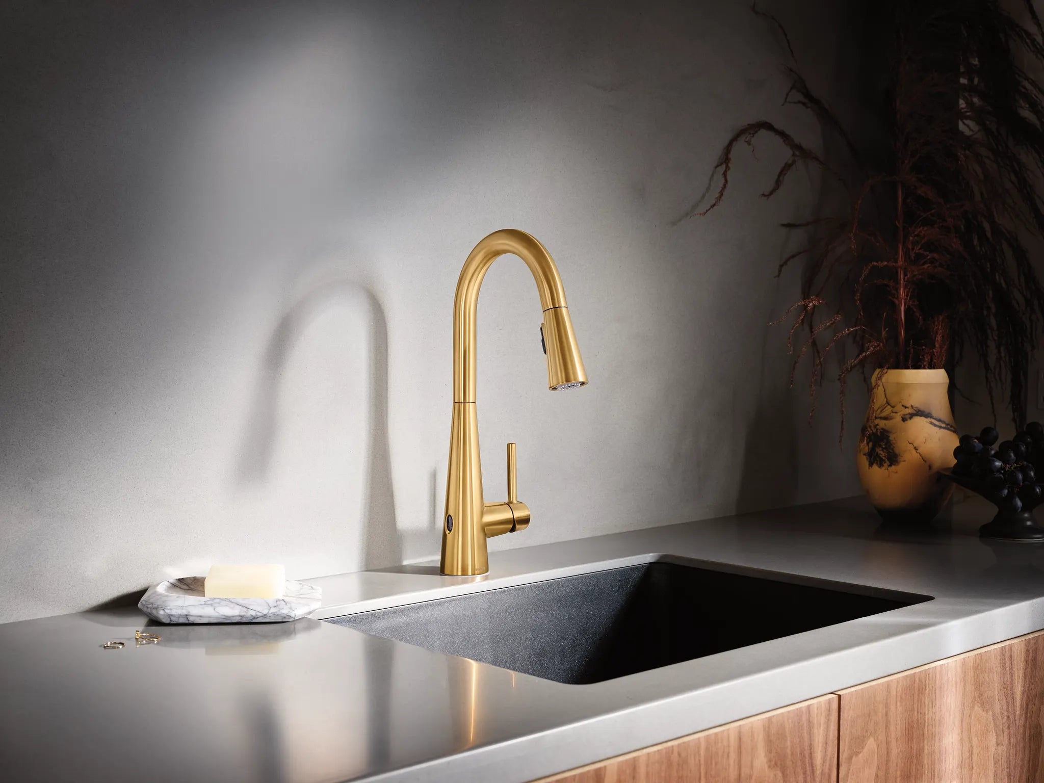 MOEN 7864EWBG Sleek Motionsense Wave One-Handle Pulldown Touchless Kitchen Faucet - Brushed Gold