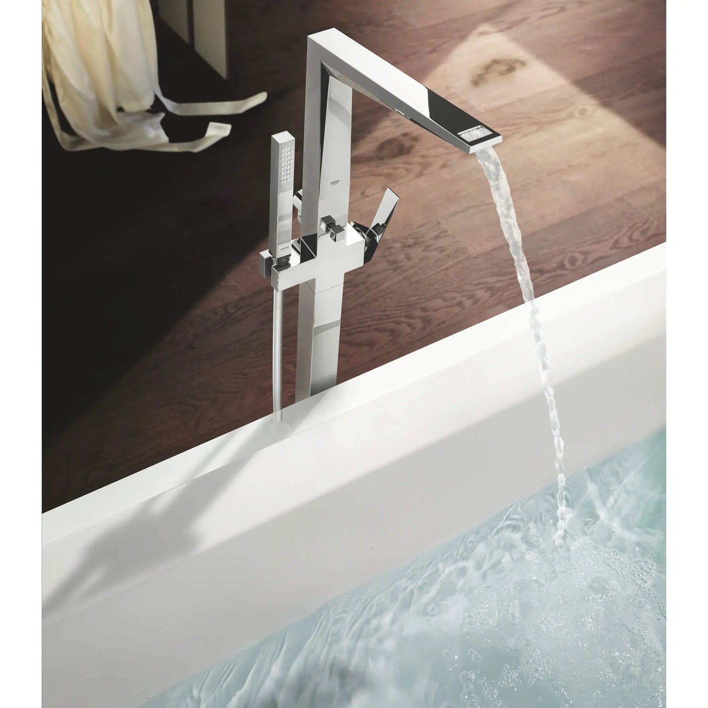 GROHE 23119000 Allure Brilliant Single-Handle Freestanding Tub Faucet with 1.75 GPM Hand Shower - Chrome