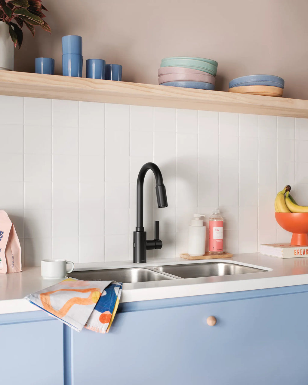 MOEN 7882EWBL Genta Lx Motionsense Wave One-Handle Pulldown Touchless Kitchen Faucet - Matte Black