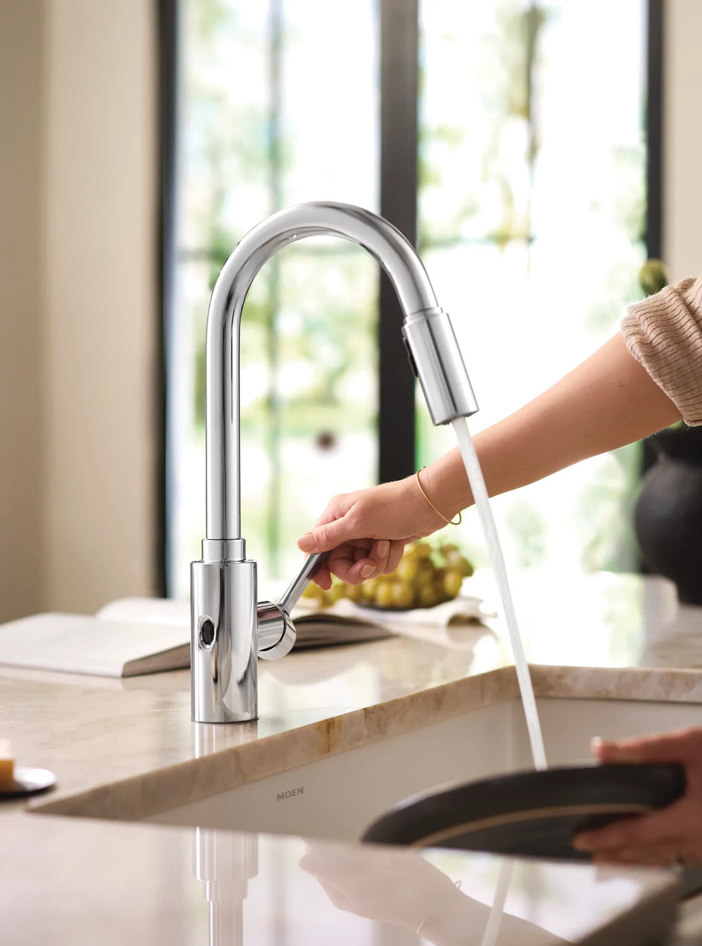 MOEN 7882EWC Genta Lx Motionsense Wave One-Handle Pulldown Touchless Kitchen Faucet - Chrome