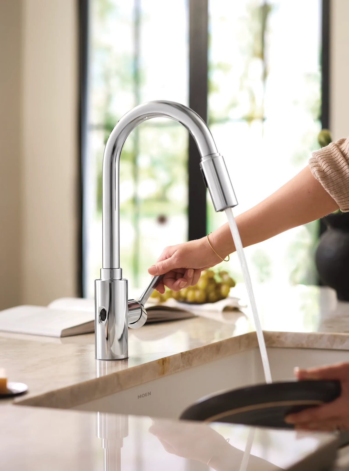 MOEN 7882EWC Genta Lx Motionsense Wave One-Handle Pulldown Touchless Kitchen Faucet - Chrome