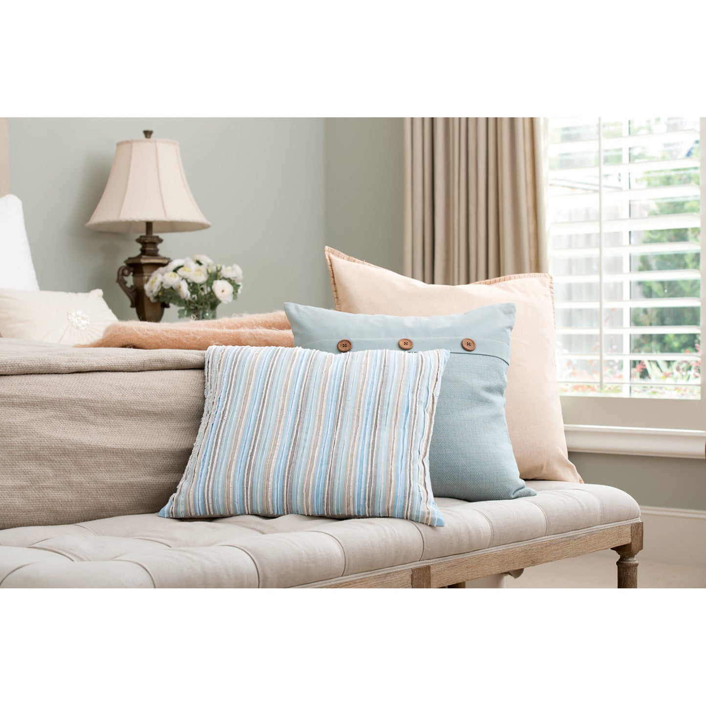 ELK STUDIO 902376 Chambray 24x24 Pillow