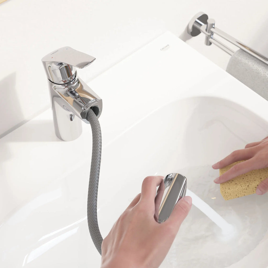 GROHE 23991003 Eurosmart Single Hole Single-Handle M-Size Bathroom Faucet, 1.2 GPM with Pull-Out - Chrome