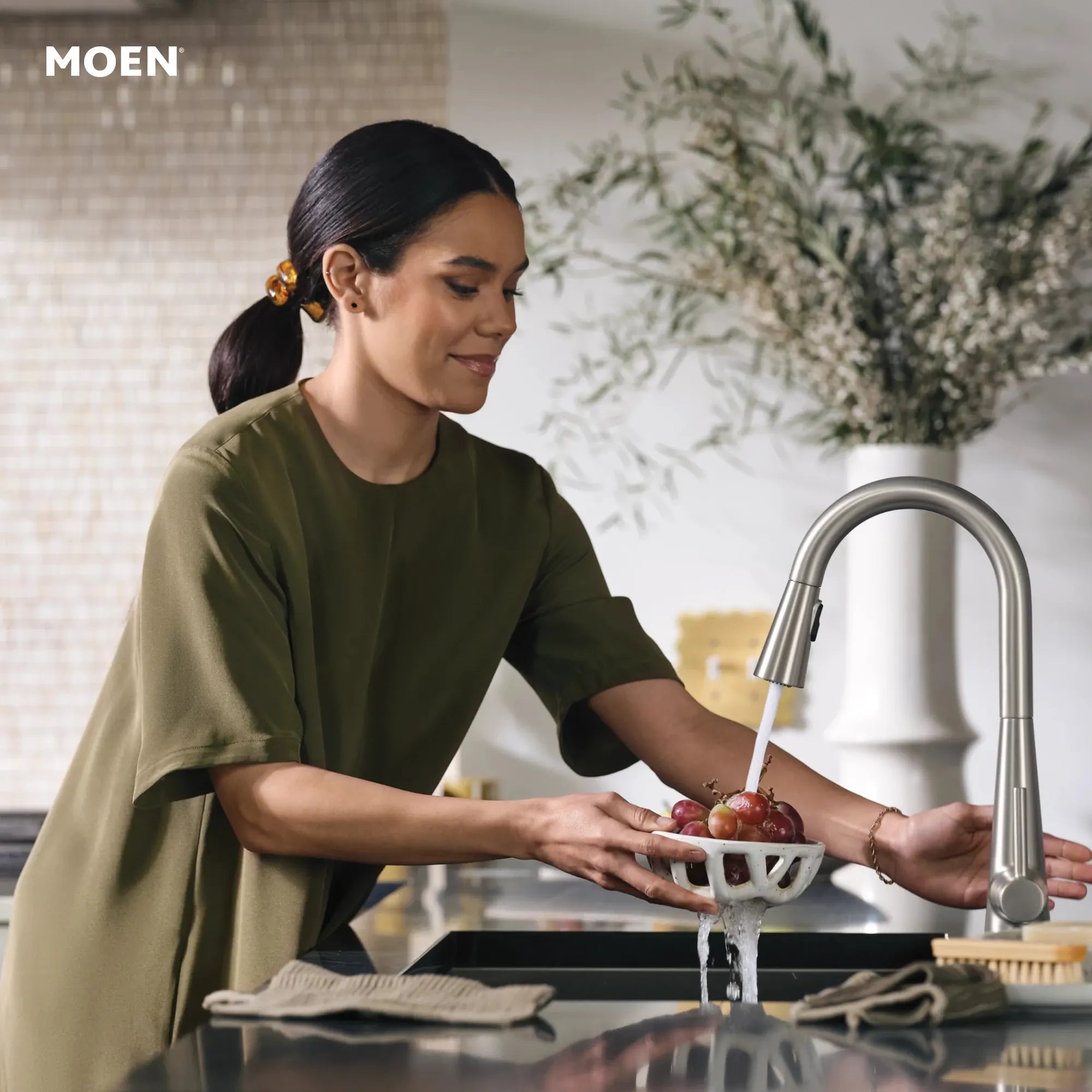 MOEN 7864EWSRS Sleek Motionsense Wave One-Handle Pulldown Touchless Kitchen Faucet - Spot Resist Stainless