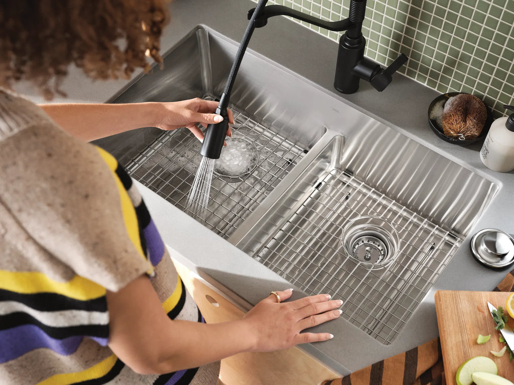 MOEN 5926BL Genta Lx One-Handle Pre-Rinse Spring Pulldown Kitchen Faucet - Matte Black