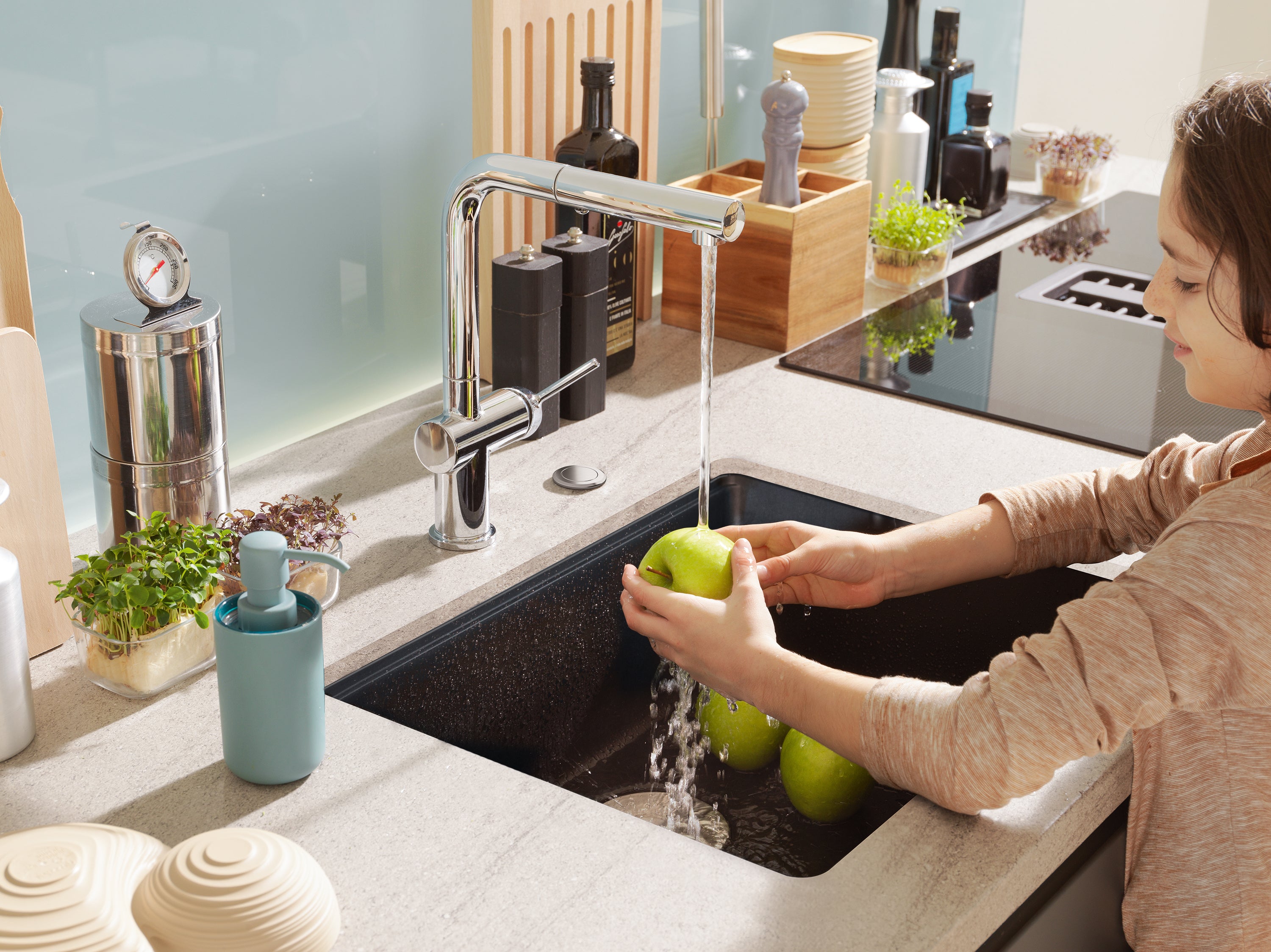 FRANKE MAG11025-MBK Maris Undermount 27-in x 19-in Granite Single Bowl Kitchen Sink in Matte Black In Matte Black