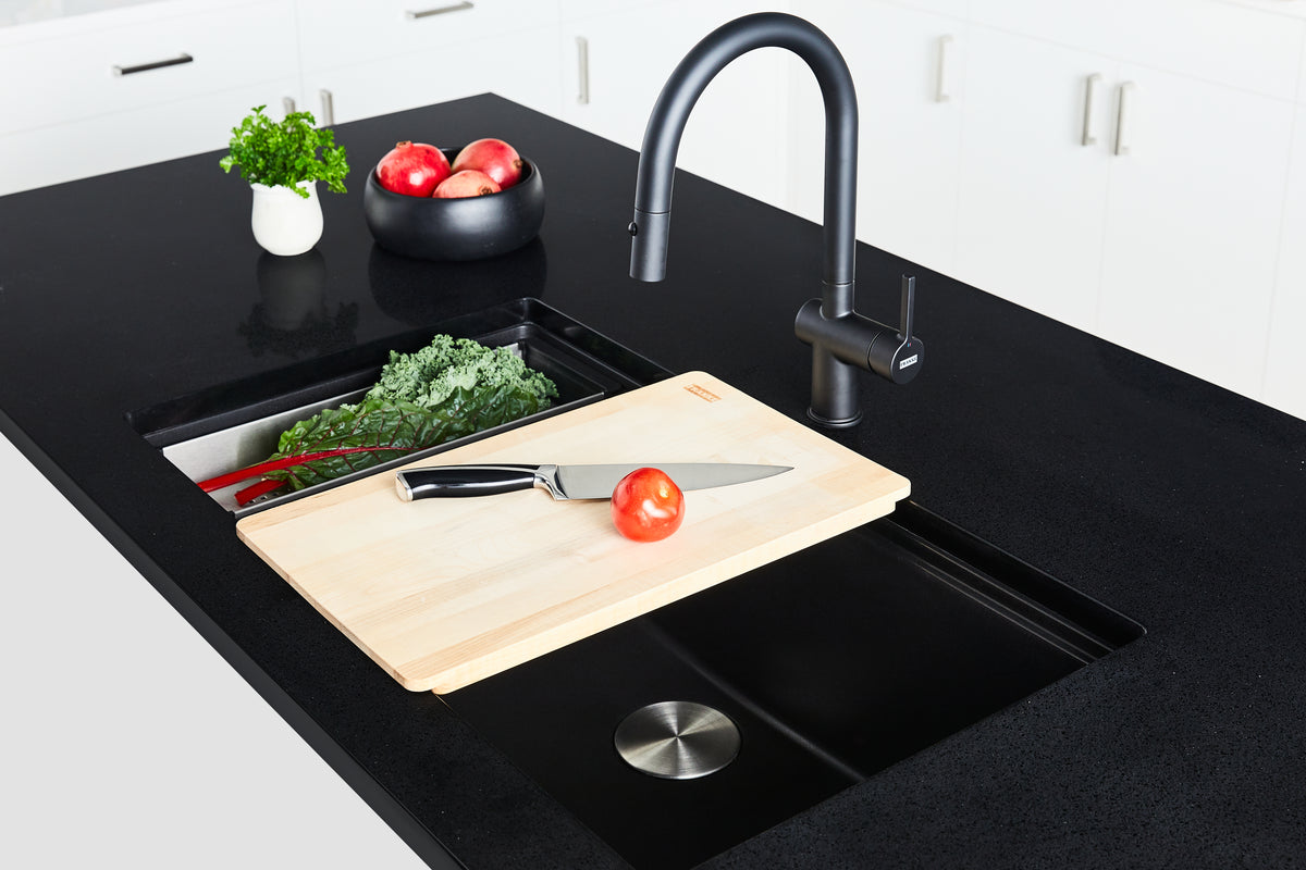 FRANKE MAG11031-MBK Maris Undermount 33-in x 18.94-in Granite Single Bowl Kitchen Sink in Matte Black In Matte Black