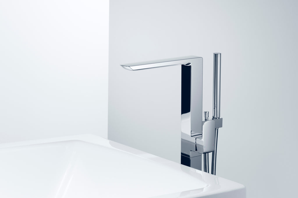 TOTO TBG02306U#CP Gr Single-Handle Freestanding Tub Filler Faucet With Handshower - Polished Chrome