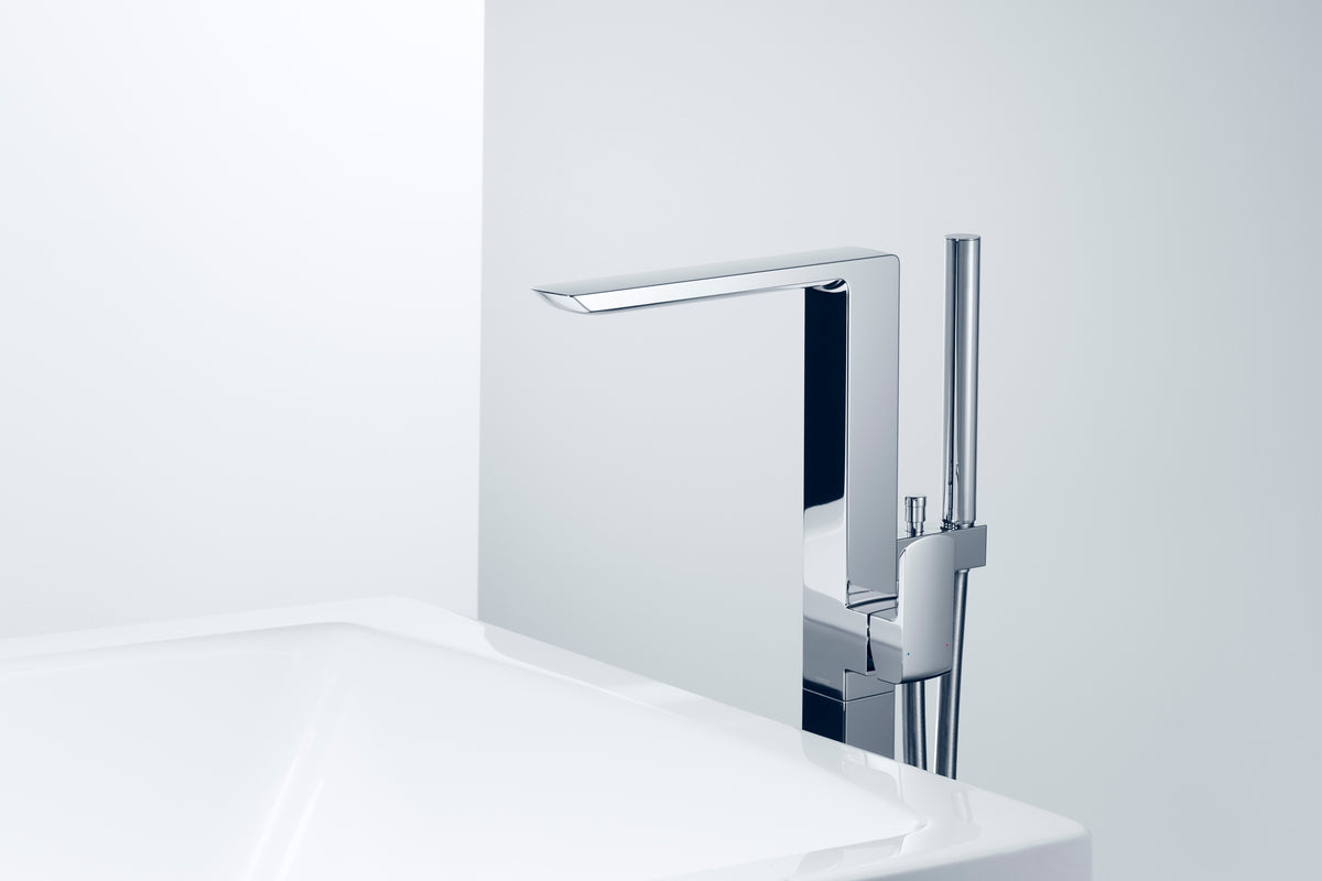 TOTO TBG02306U#CP Gr Single-Handle Freestanding Tub Filler Faucet With Handshower - Polished Chrome