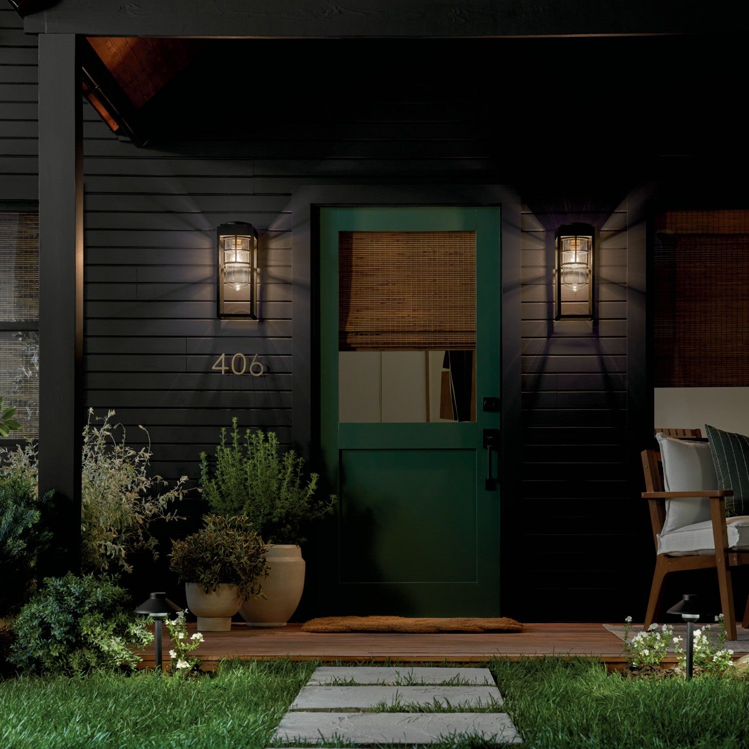 KICHLER 59138BKT Hone 18 Inch 1 Light Outdoor Wall Light With Clear Glass In Textured Black With Natural Brass Accent