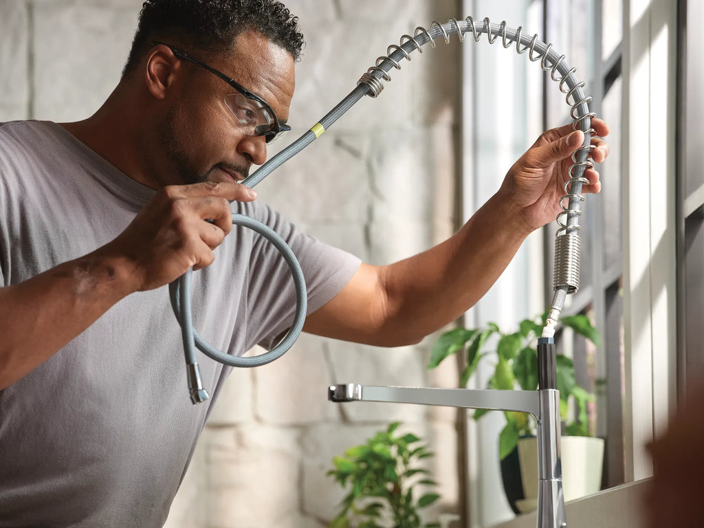 MOEN 5925EWC Sleek Motionsense Wave One-Handle Pre-Rinse Spring Touchless Kitchen Faucet - Chrome