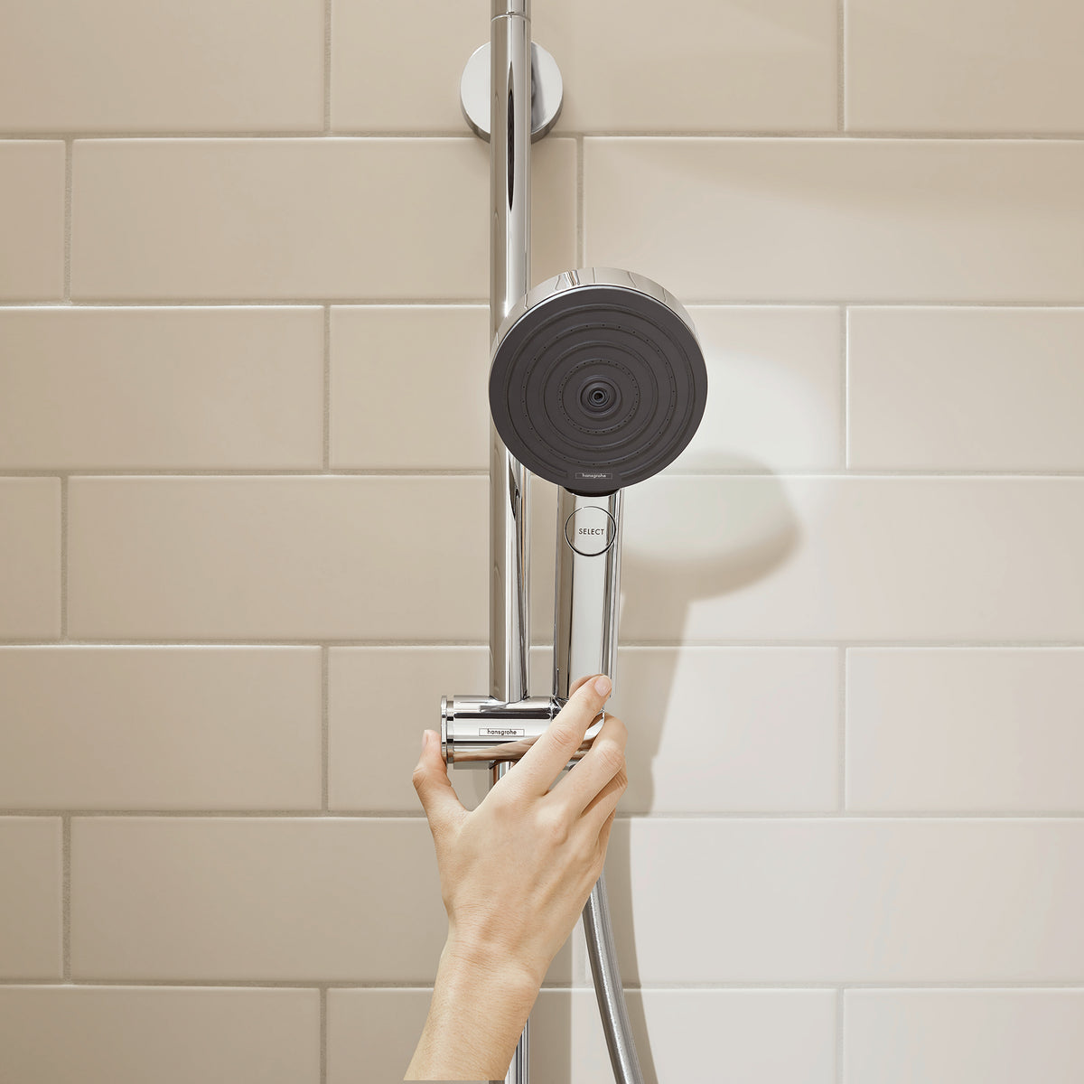 HANSGROHE 24161001 Pulsify S Wallbar Set 105 3-Jet 24", 2.5 GPM - Chrome