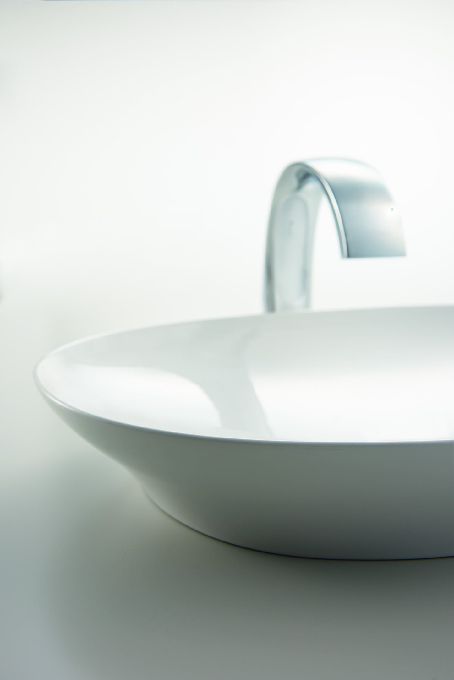 TOTO LT473G#01 Kiwami Oval 16 Inch Vessel Bathroom Sink with CEFIONTECT , Cotton White