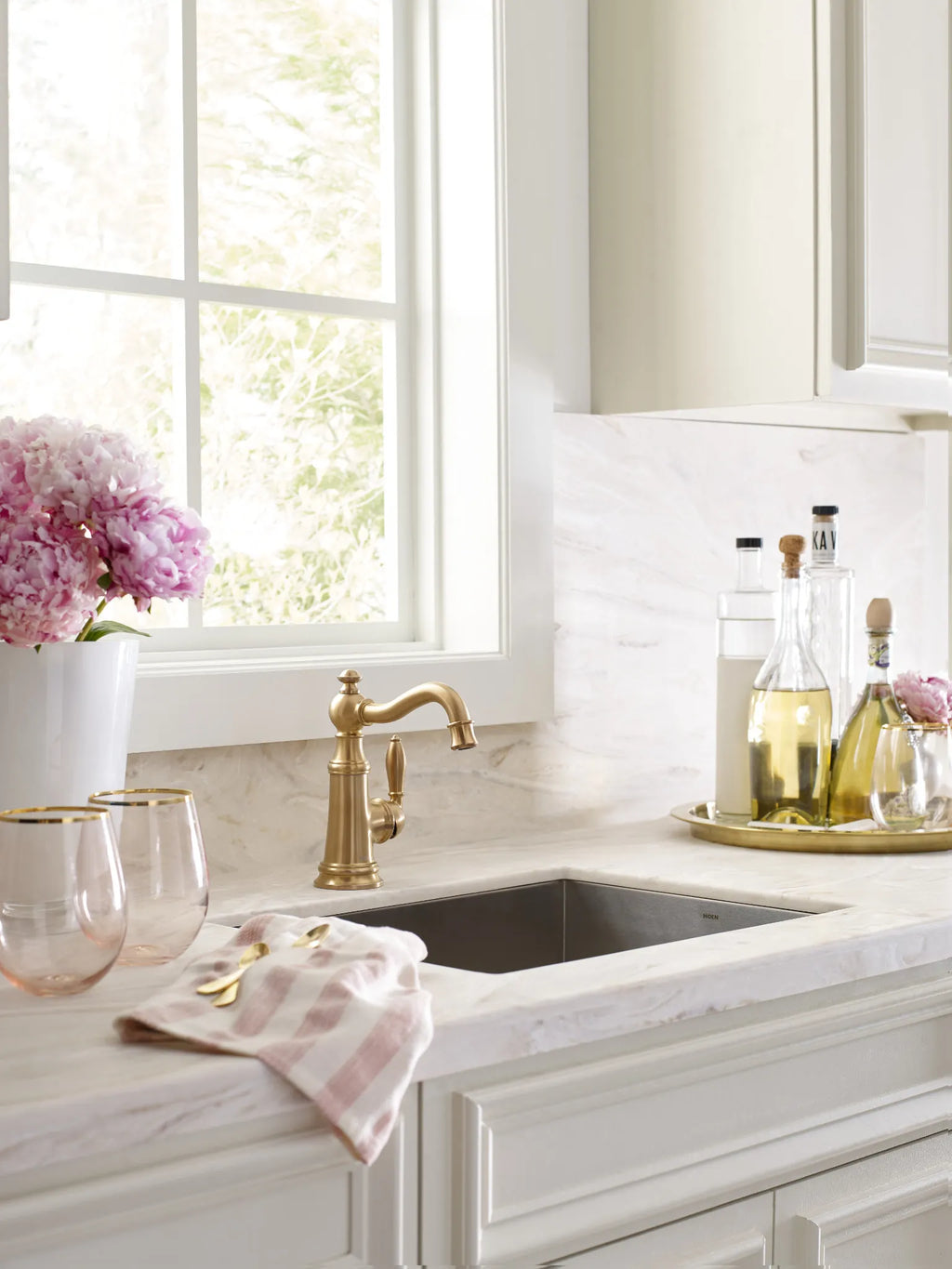MOEN S62101BG Weymouth One-Handle High Arc Bar Faucet - Brushed Gold