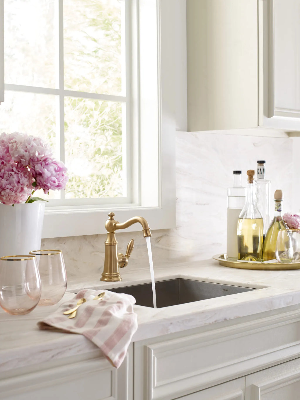 MOEN S62101BG Weymouth One-Handle High Arc Bar Faucet - Brushed Gold