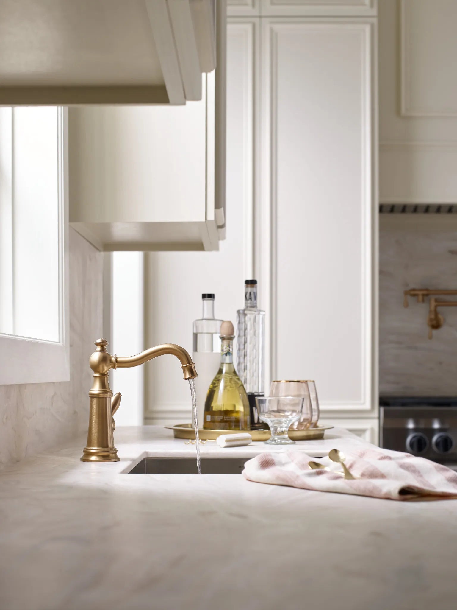 MOEN S62101BG Weymouth One-Handle High Arc Bar Faucet - Brushed Gold