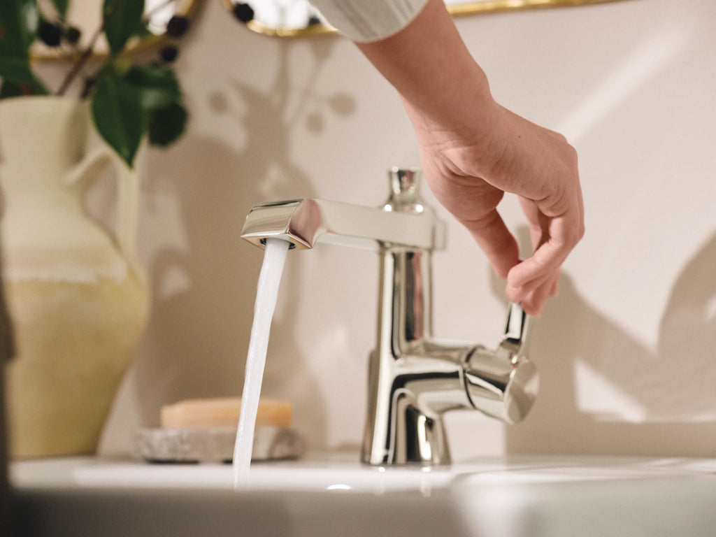 MOEN S6981EWNL Flara Motionsense One-Handle Touchless Bathroom Faucet - Polished Nickel