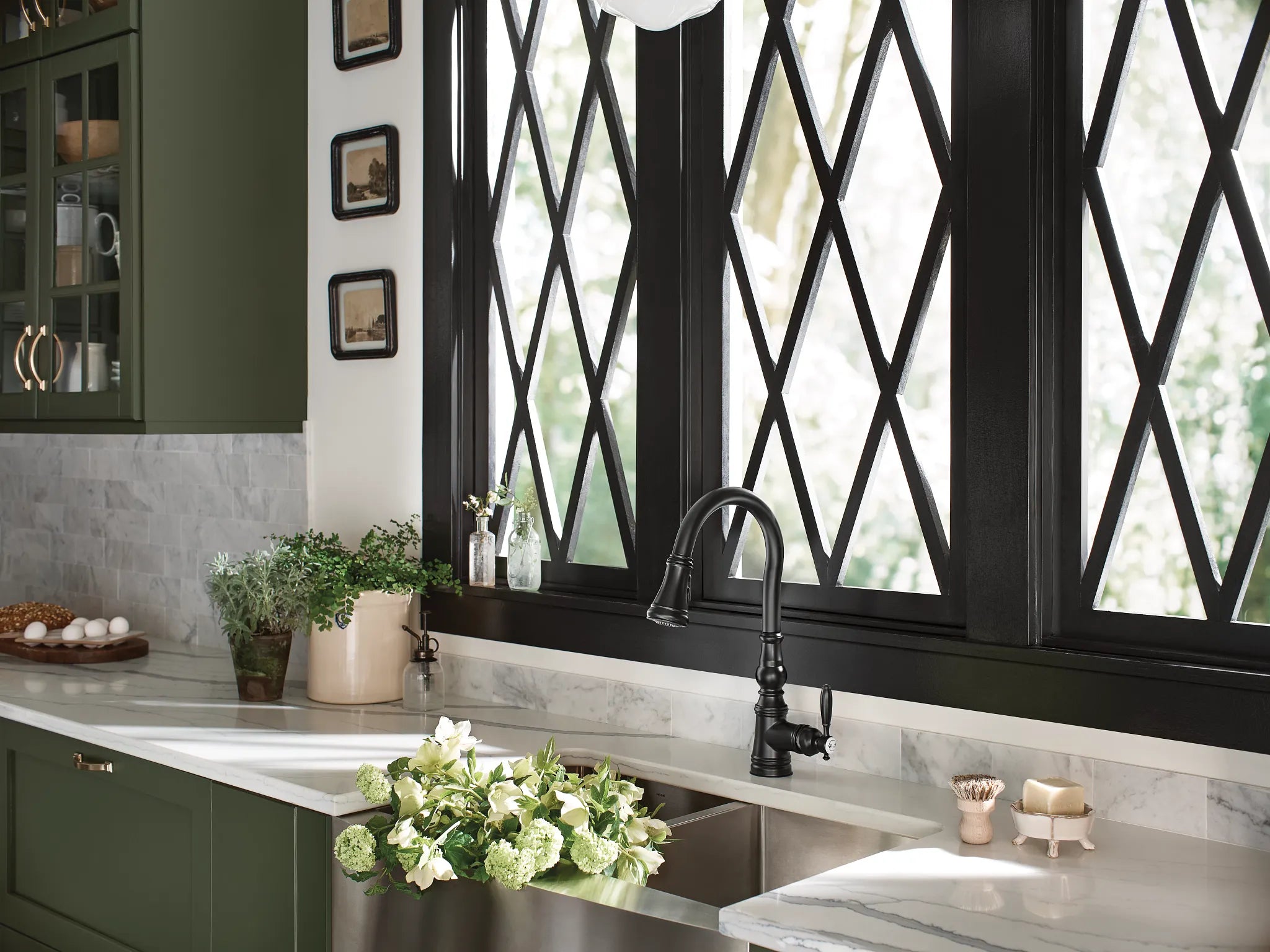 MOEN S73004BL Weymouth One-Handle High Arc Pulldown Kitchen Faucet - Matte Black