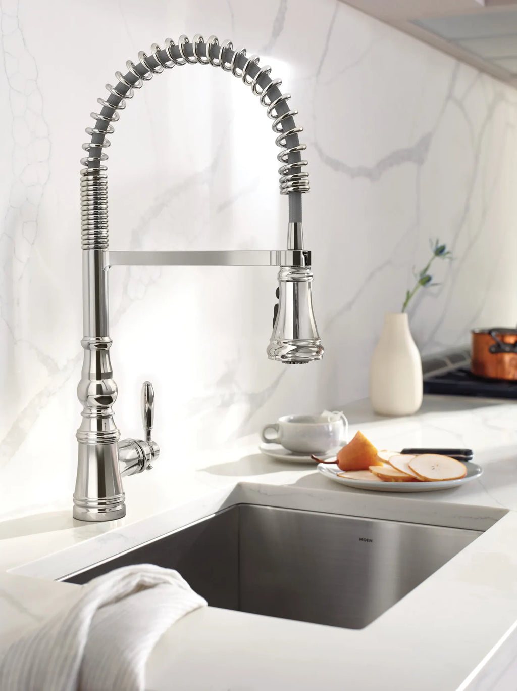 MOEN S73104 Weymouth One-Handle Pre-Rinse Spring Pulldown Kitchen Faucet - Chrome