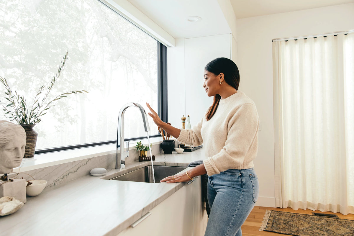 MOEN S75005EV2C Nio Motion Control Smart Pulldown Touchless Kitchen Faucet - Chrome