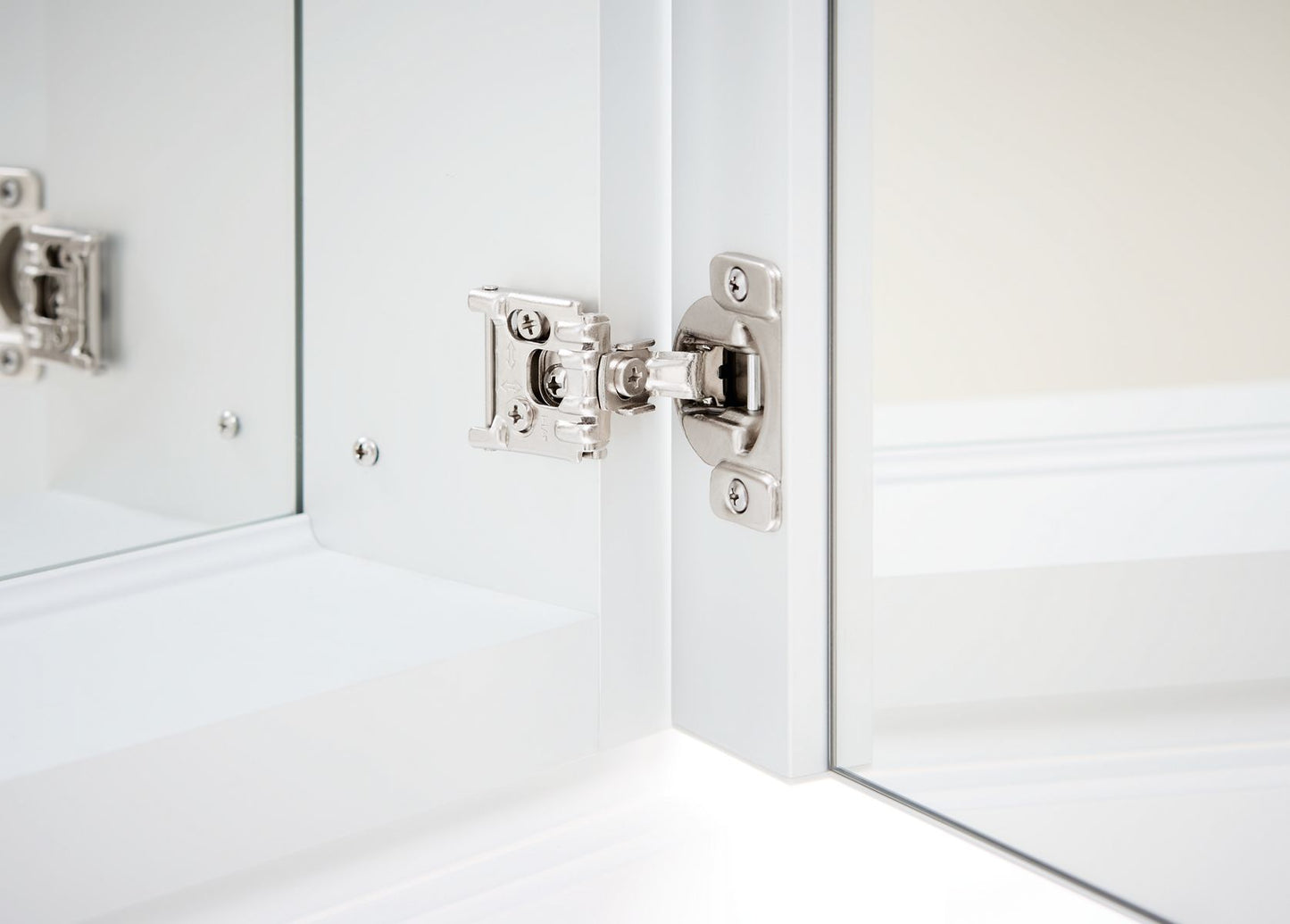 KOHLER K-99007-NA Verdera 24" x 30" medicine cabinet