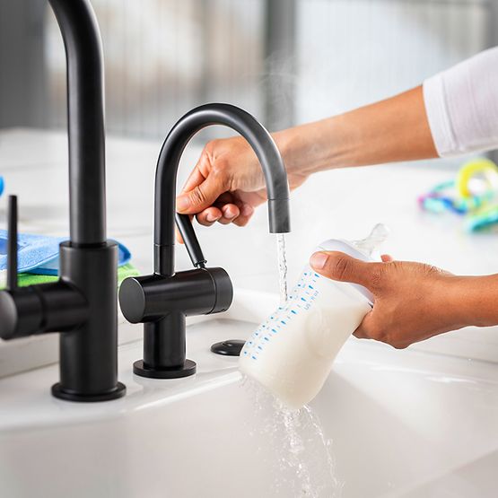 INSINKERATOR 44240G-ISE F-H-3300-MBLK Indulge Modern Instant Hot Water Dispenser - FH3300MBLK